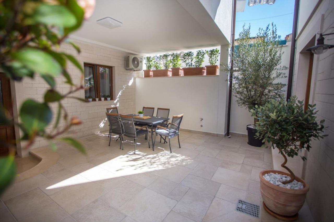 Holiday Home Camellia Porec Exterior photo